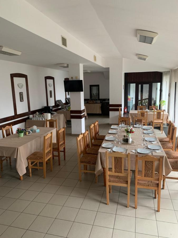 No Comment Rustic Hotel Curtea de Argeş Buitenkant foto
