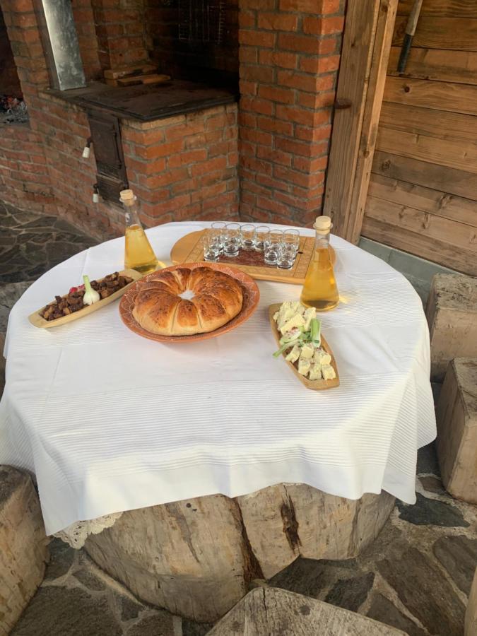 No Comment Rustic Hotel Curtea de Argeş Buitenkant foto